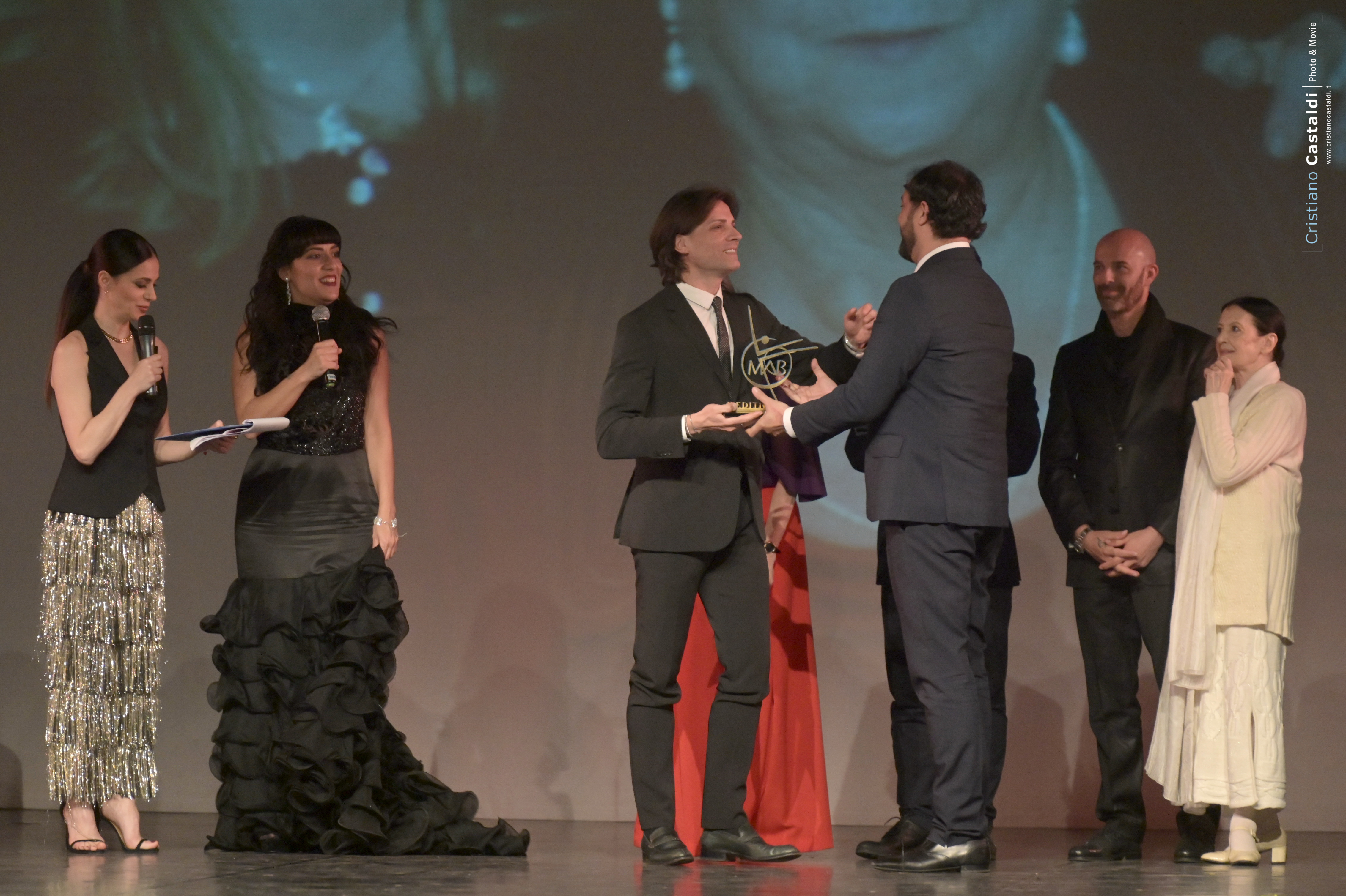 Antonio Desiderio riceve il Premio “Amici del Mab”